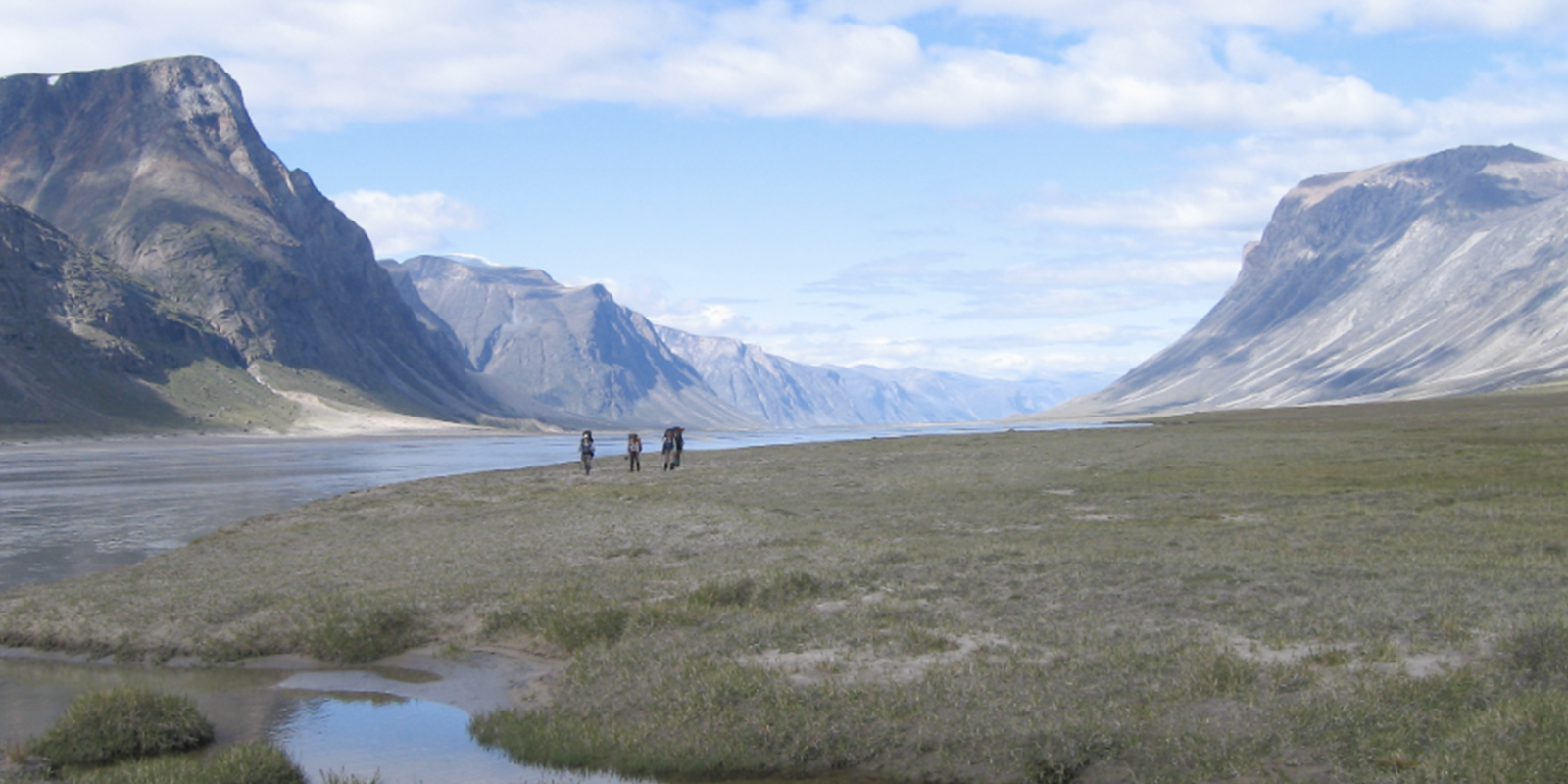auyuittuq hiking (Black Feather)